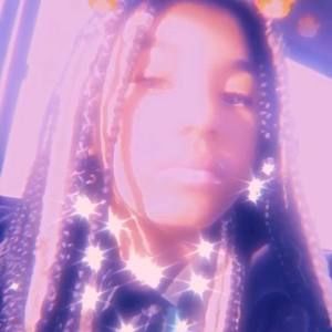 Meet your Posher, Lacey